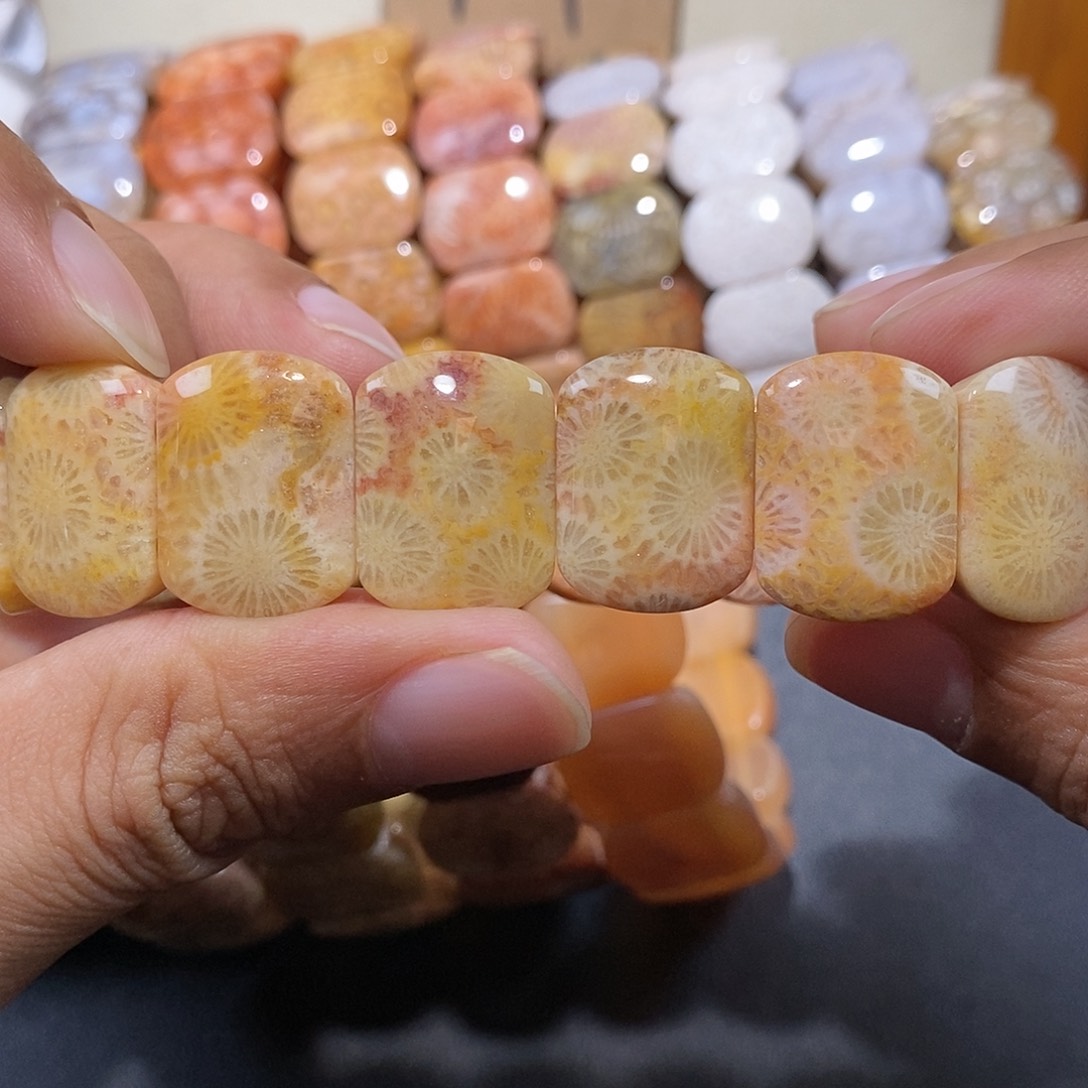 硅化珊瑚（珊瑚玉）手串未镶嵌彩大花50