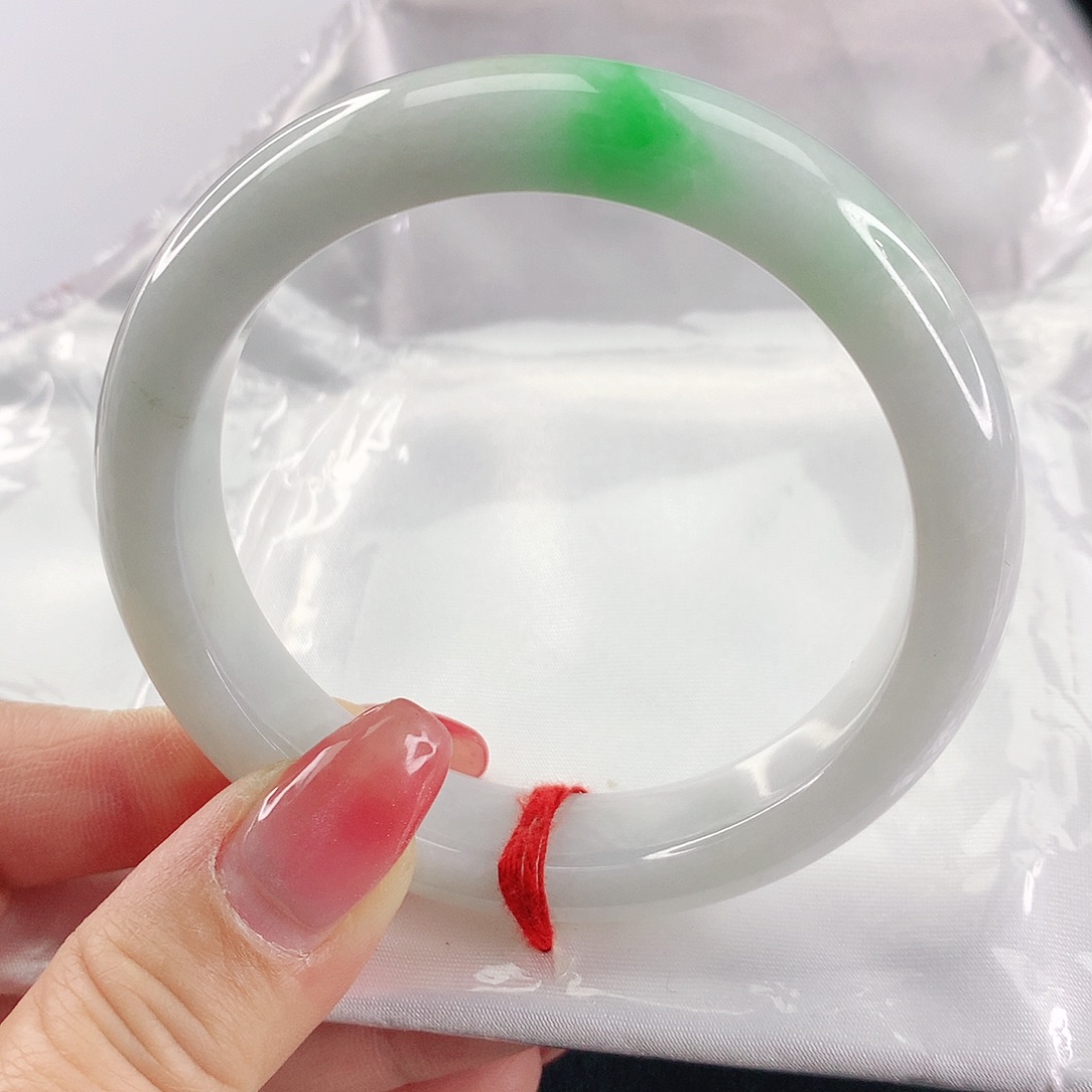 翡翠手镯未镶嵌翡翠025