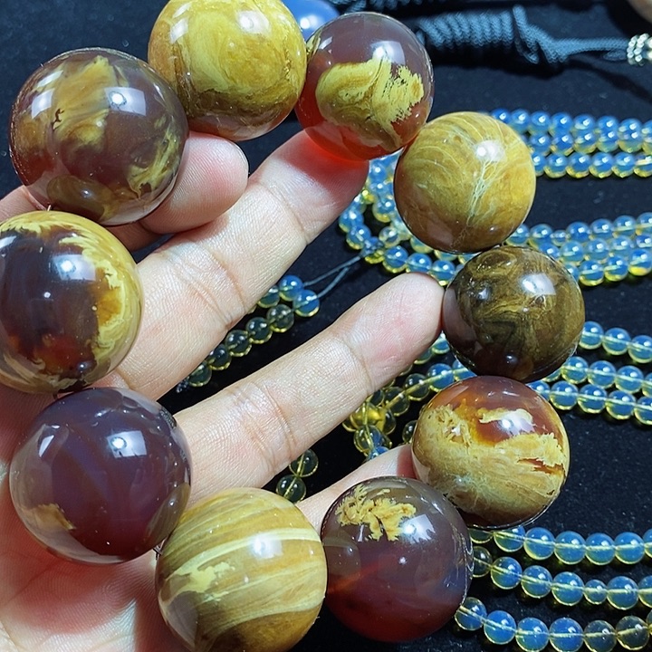 琥珀颈饰未镶嵌一