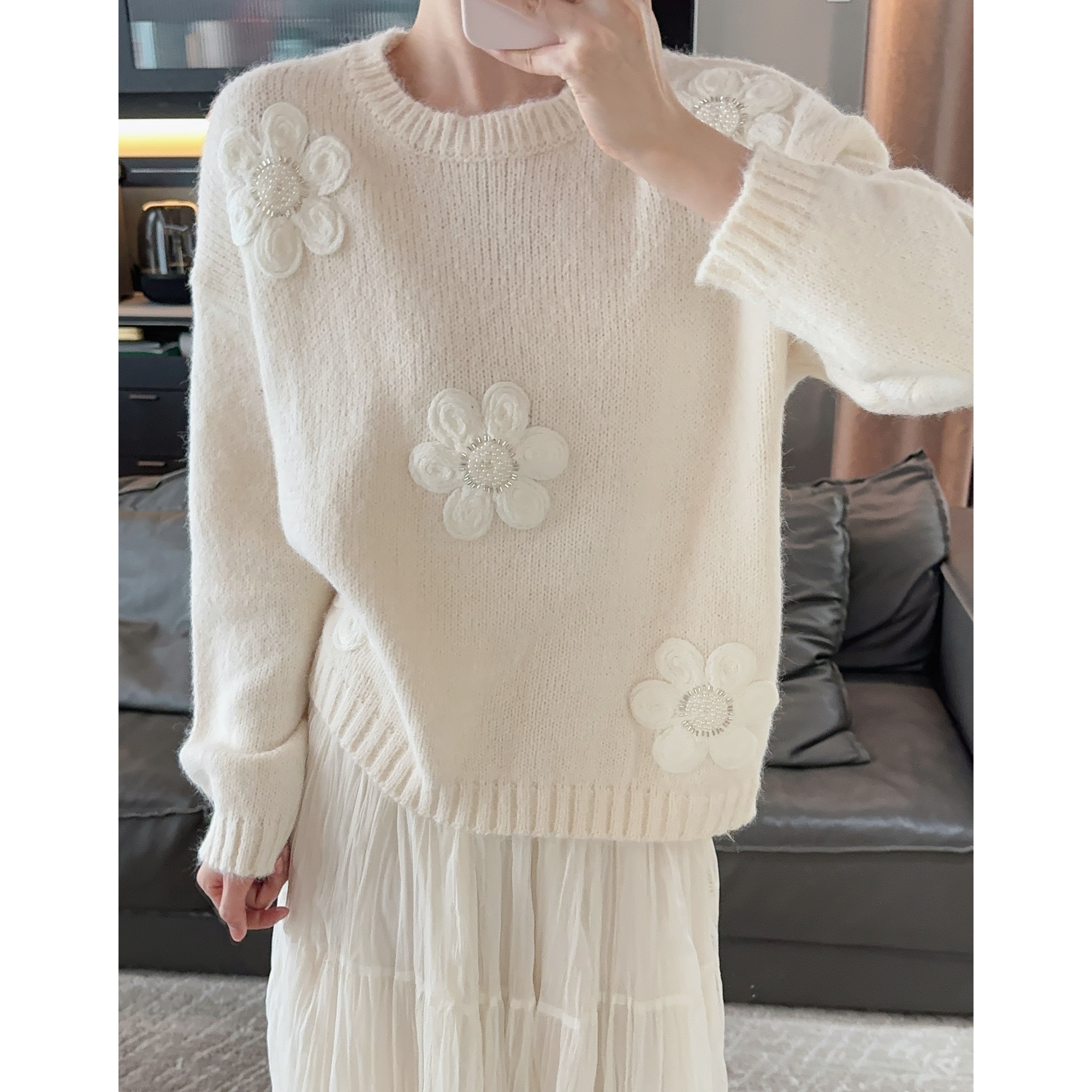 Zwinnie/詹维尼【奶呼呼】手工勾花钉珠毛衣 XH-WBH202505