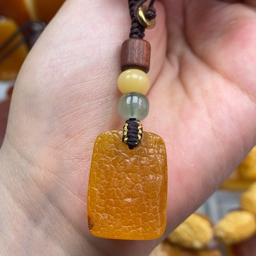 琥珀吊坠(赠链)未镶嵌