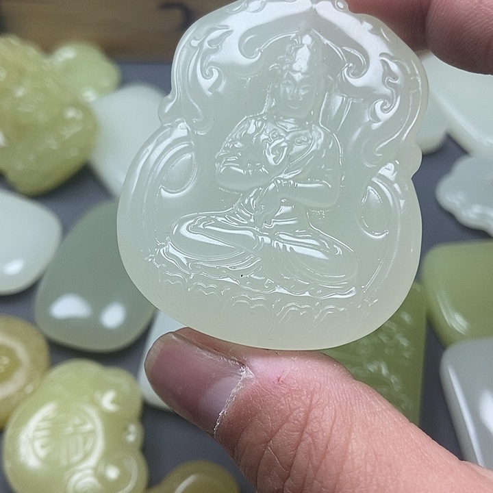 和田玉未镶嵌颈饰