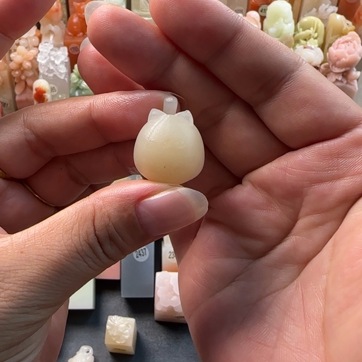 昌化石印石不规则猫包刻字