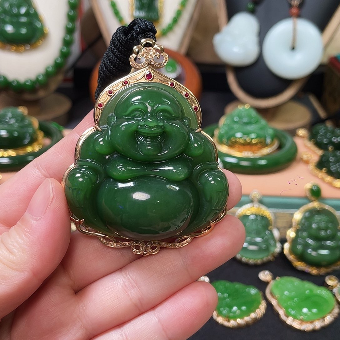和田玉（碧玉）18K金镶嵌颈饰辣绿佛公51