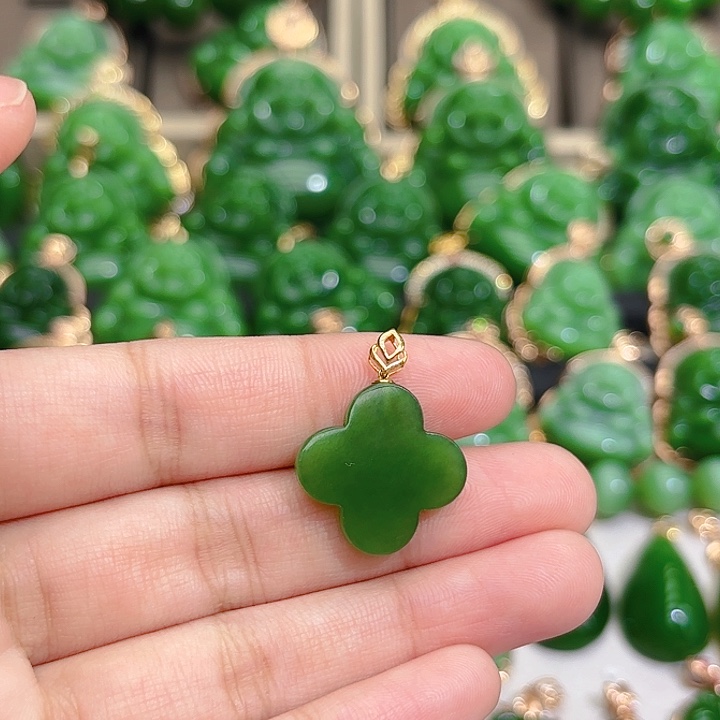 和田玉（碧玉）颈饰18K金镶嵌