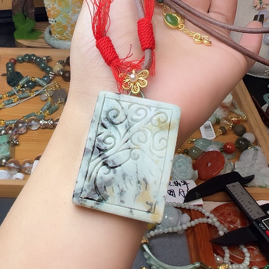 翡翠颈饰未镶嵌吊坠2