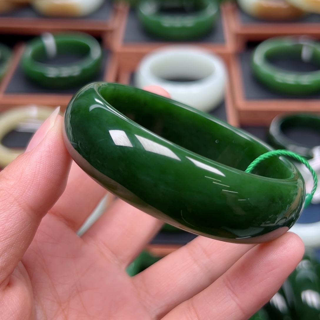 未镶嵌手镯和田玉（碧玉）