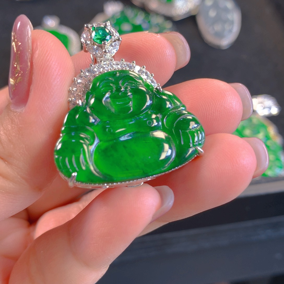 翡翠颈饰未镶嵌翡翠