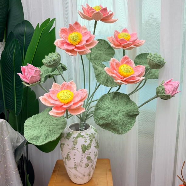 手工钩织毛线花荷花带荷叶莲蓬适合家居客厅佛堂装饰摆件等