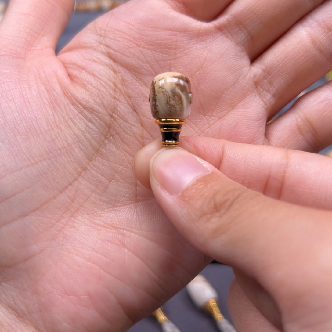 琥珀未镶嵌裸石9.3mm