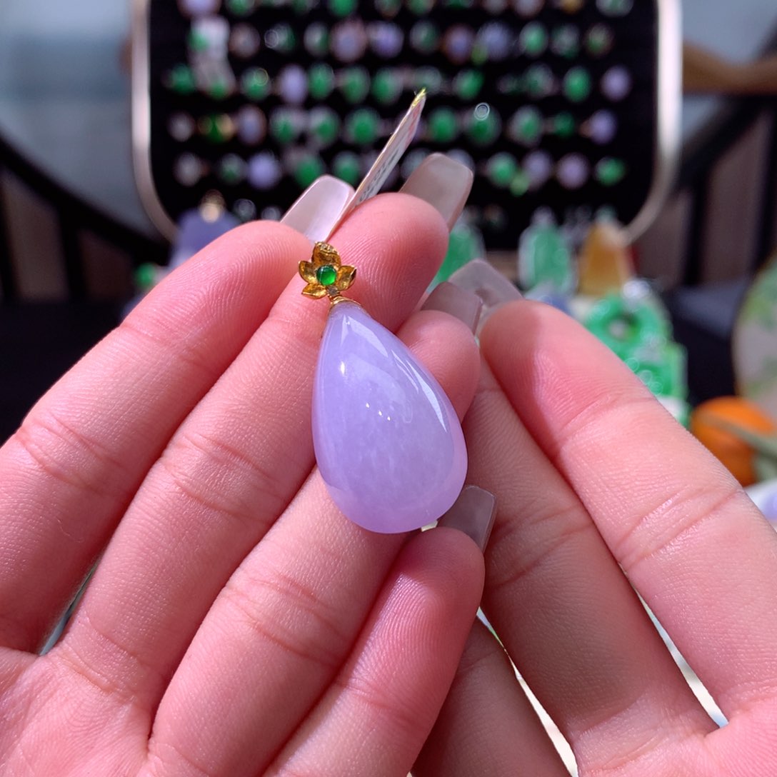 翡翠颈饰18K金镶嵌翡翠