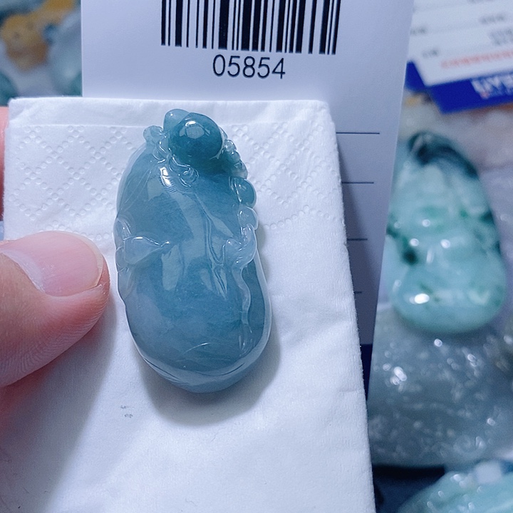 翡翠未镶嵌颈饰天光墟翡翠市场现金代购