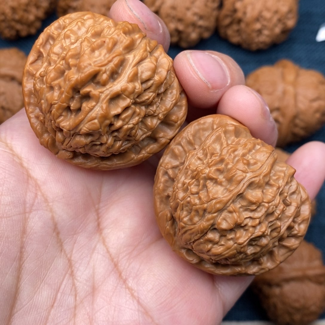 文玩核桃把件41老树三角白