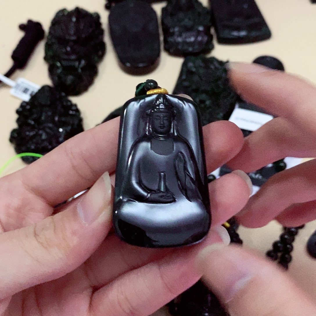 翡翠颈饰未镶嵌流***包