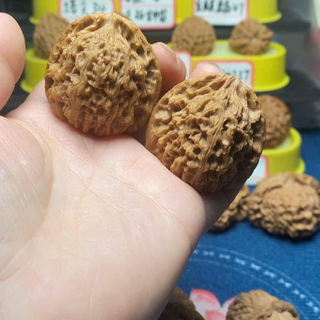 文玩核桃吊坠南疆石