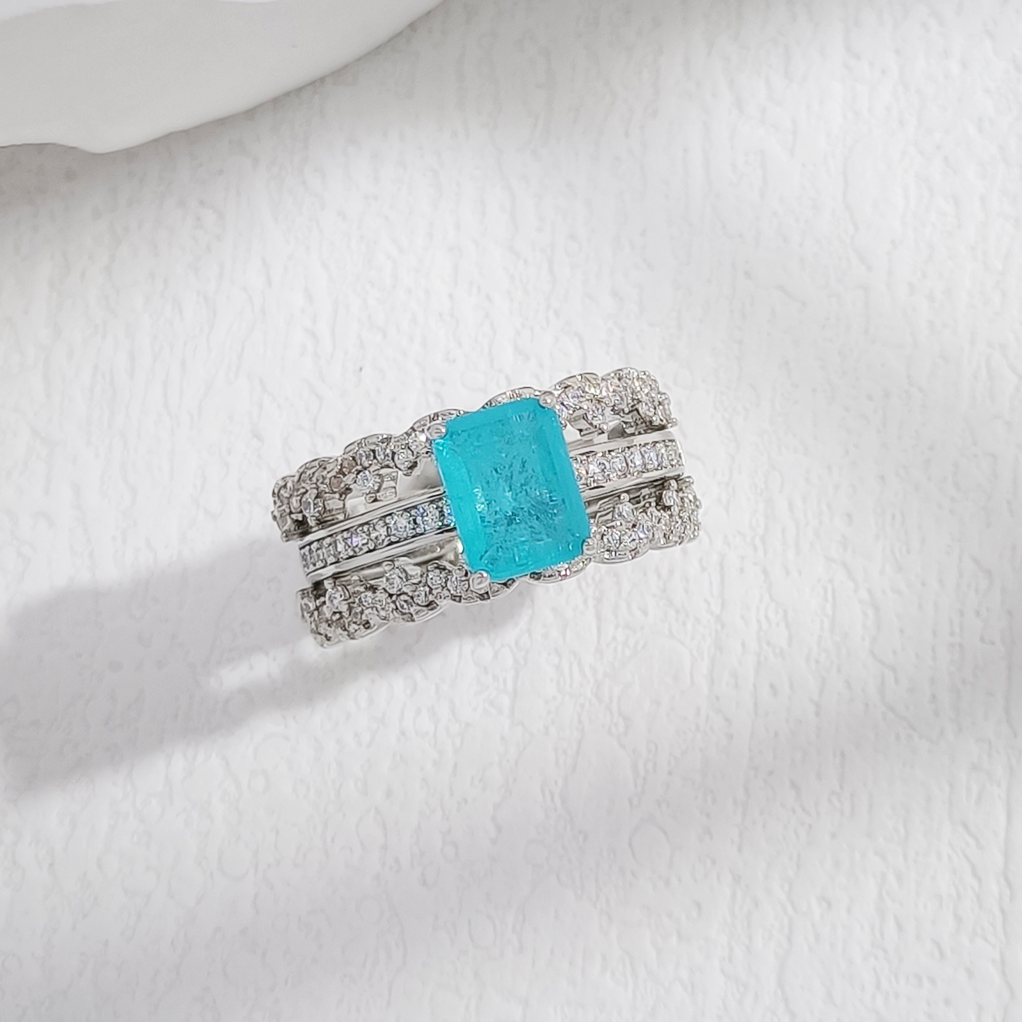 铜合金合成锆石戒指 VWHL-009395 戒指小众时尚轻奢气质个性