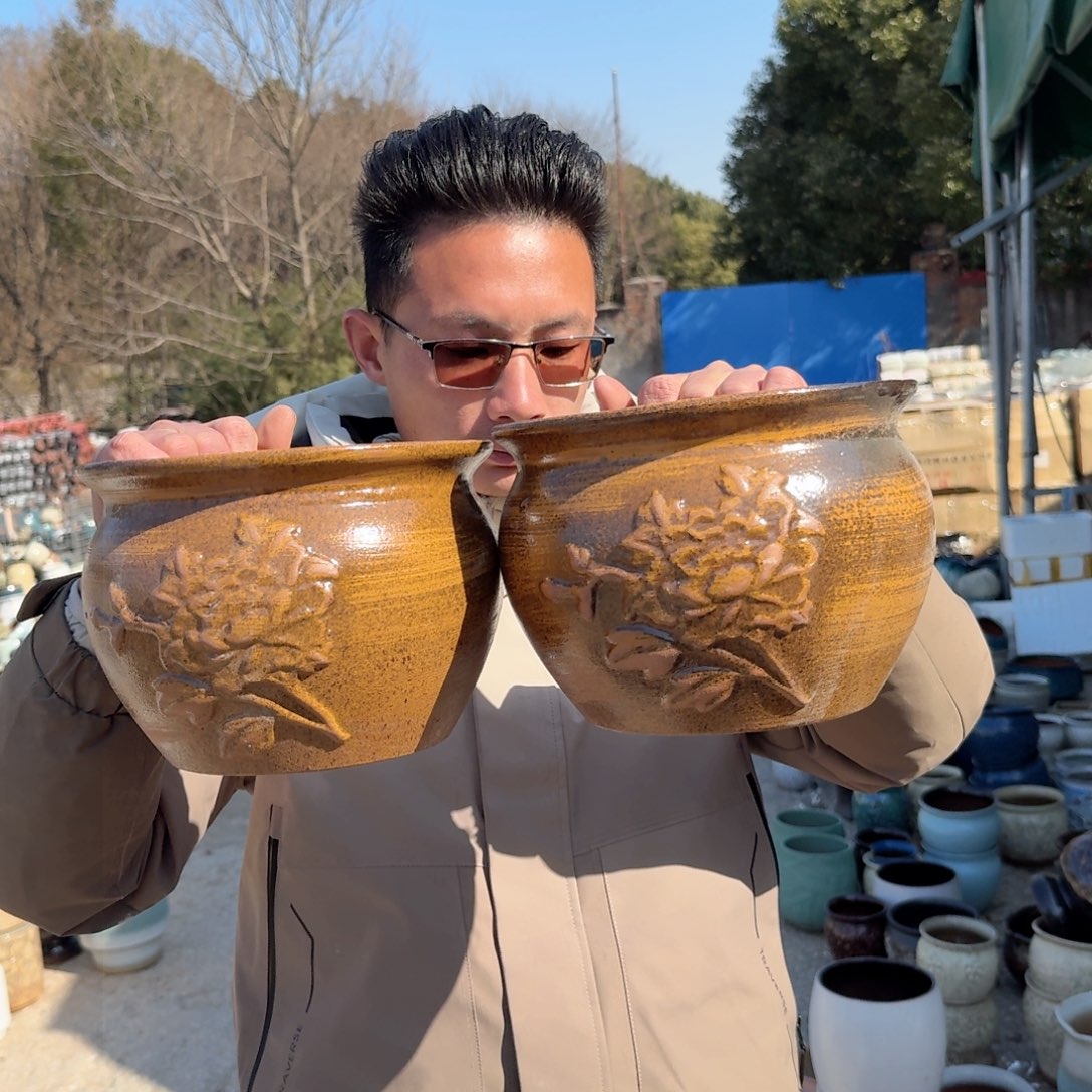 紫砂花盆口20高15（两个牡丹花柴烧
