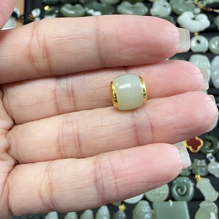 和田玉吊坠(不含链)足金镶嵌