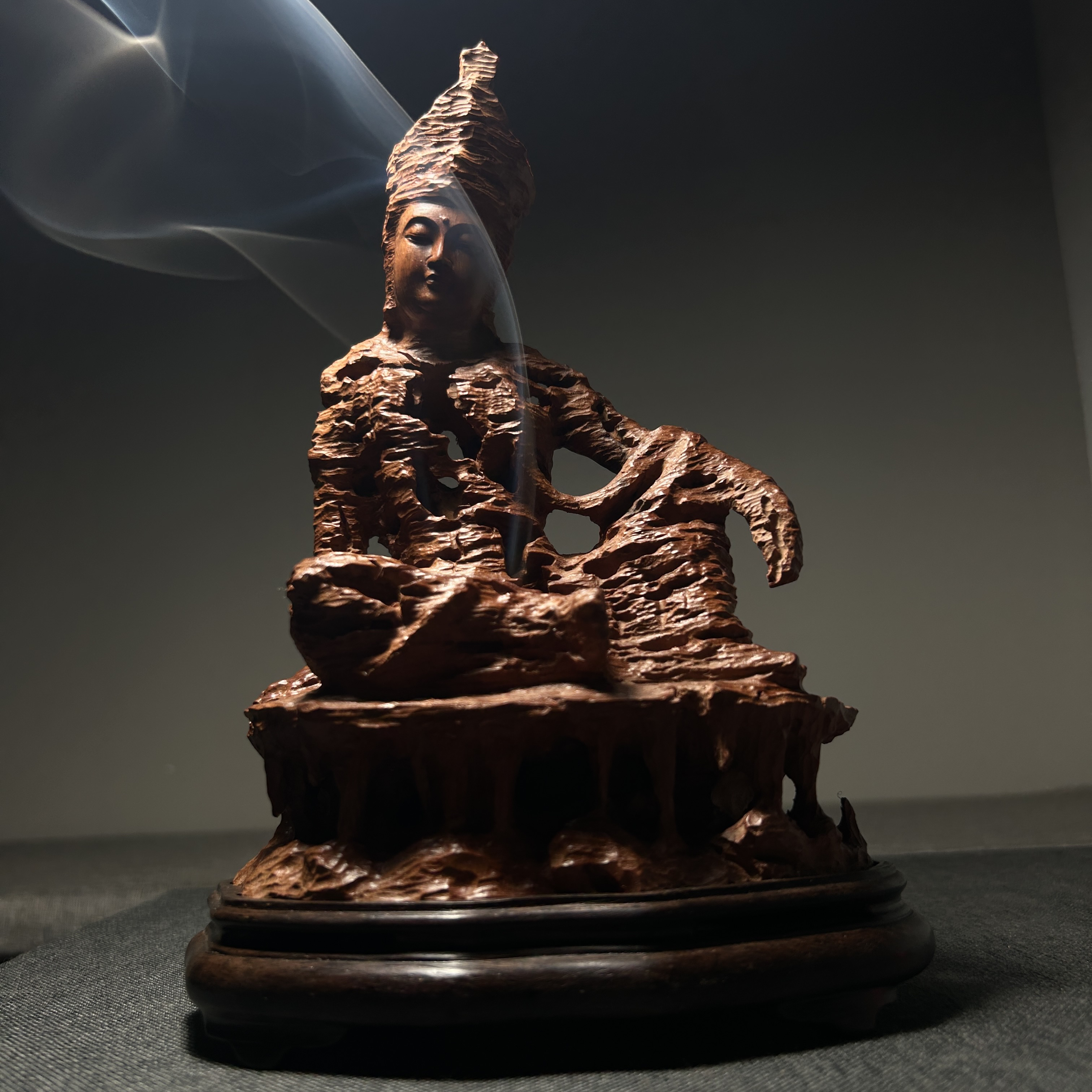 自在观音香炉荔枝木手工随形木雕摆件