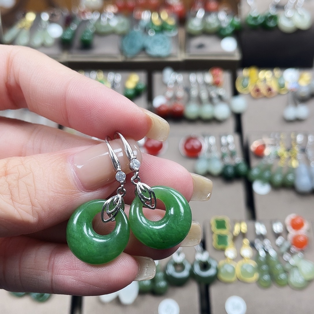 和田玉银S925镶嵌耳饰