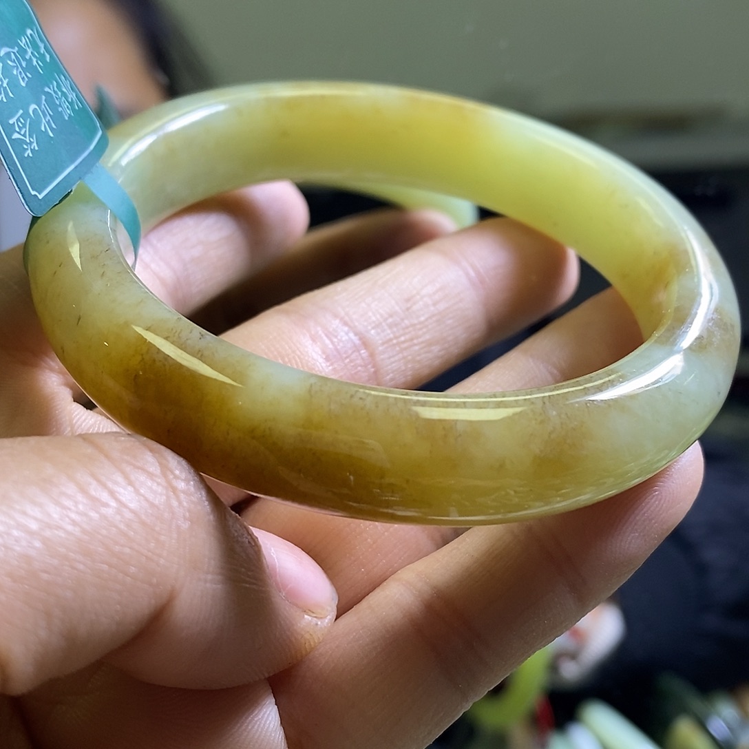 和田玉未镶嵌手镯60口径