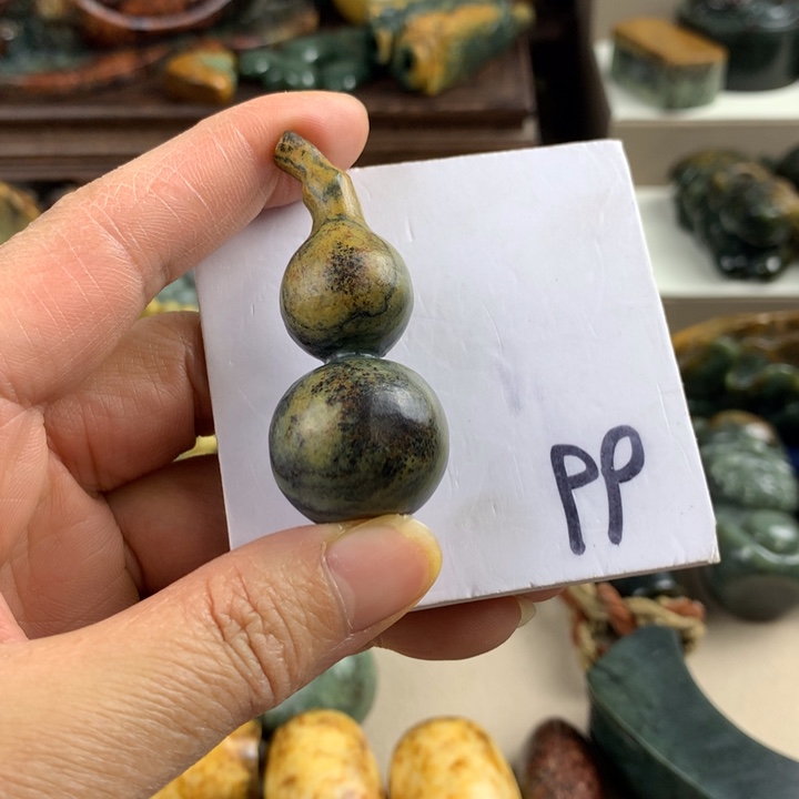 岫岩河磨玉（透闪石质玉）手把件未镶嵌