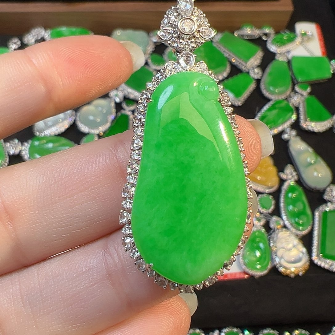 翡翠颈饰18K金镶嵌收货48小时鉴赏期