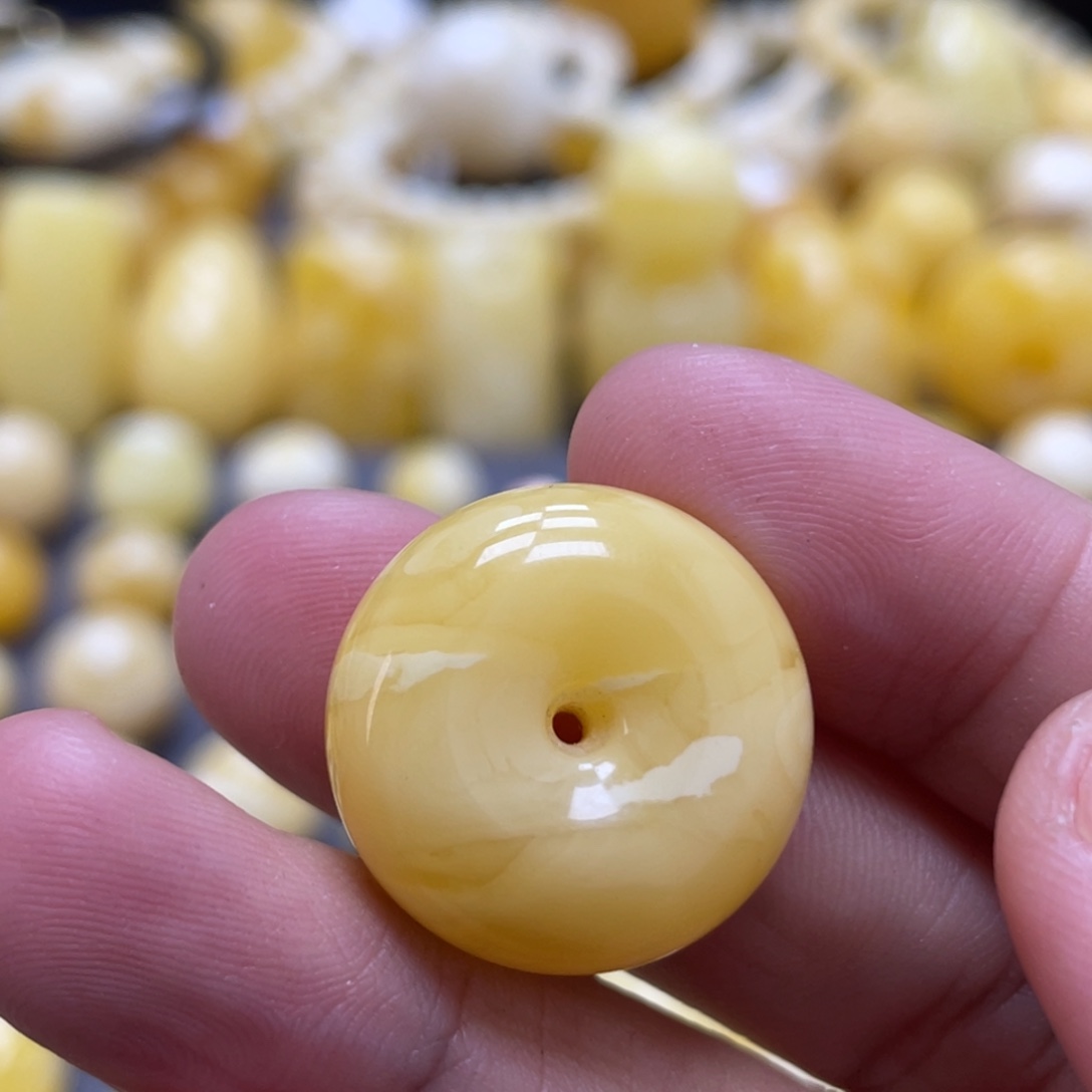 蜜蜡未镶嵌裸石21.6*11.6mm