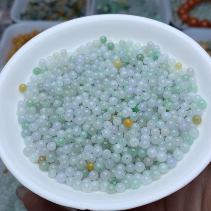 【闪购商品】翡翠手链未镶嵌卡3.8冰绿白100颗