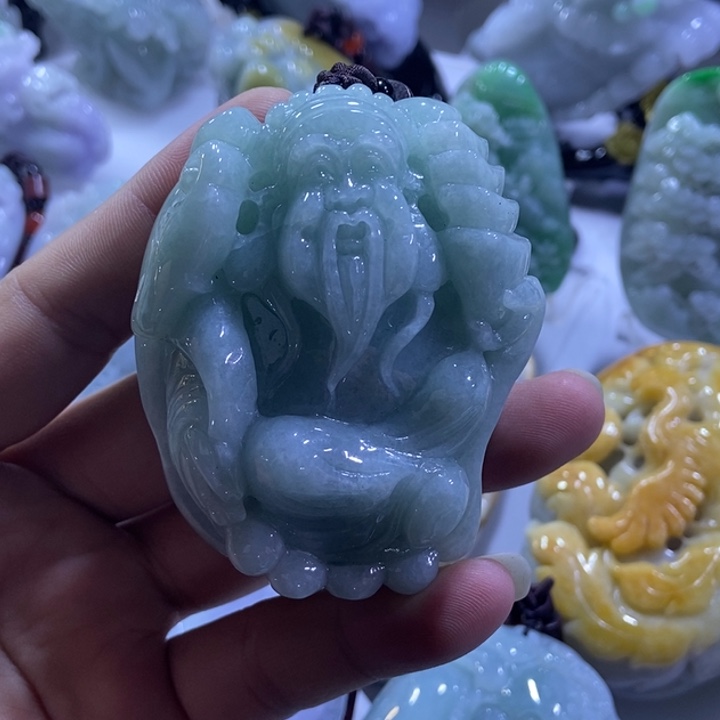 翡翠未镶嵌把件财神