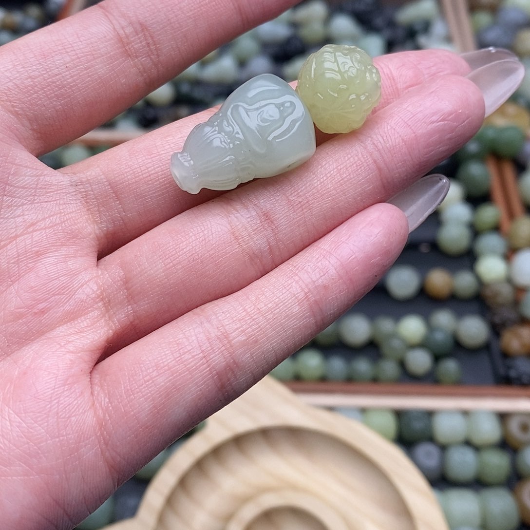 热***栅和田玉未镶嵌珠宝半成品