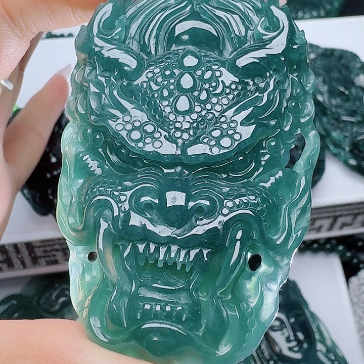 翡翠未镶嵌颈饰天然的A货翡翠多样性发其一 