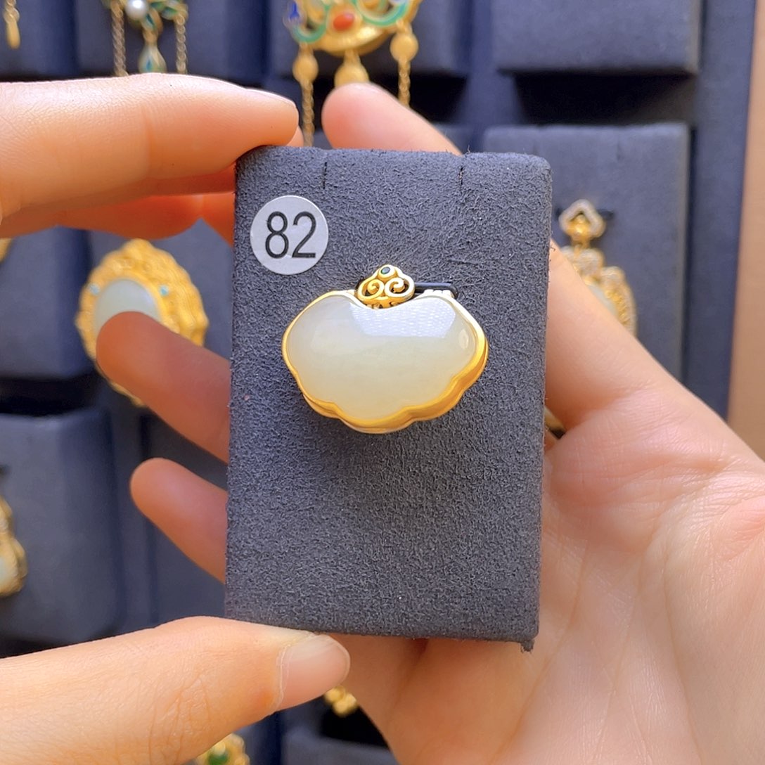 和田玉颈饰银S925镀金镶嵌