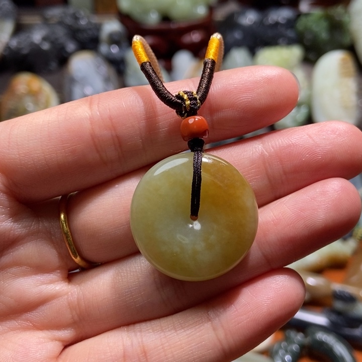 颈饰未镶嵌和田玉