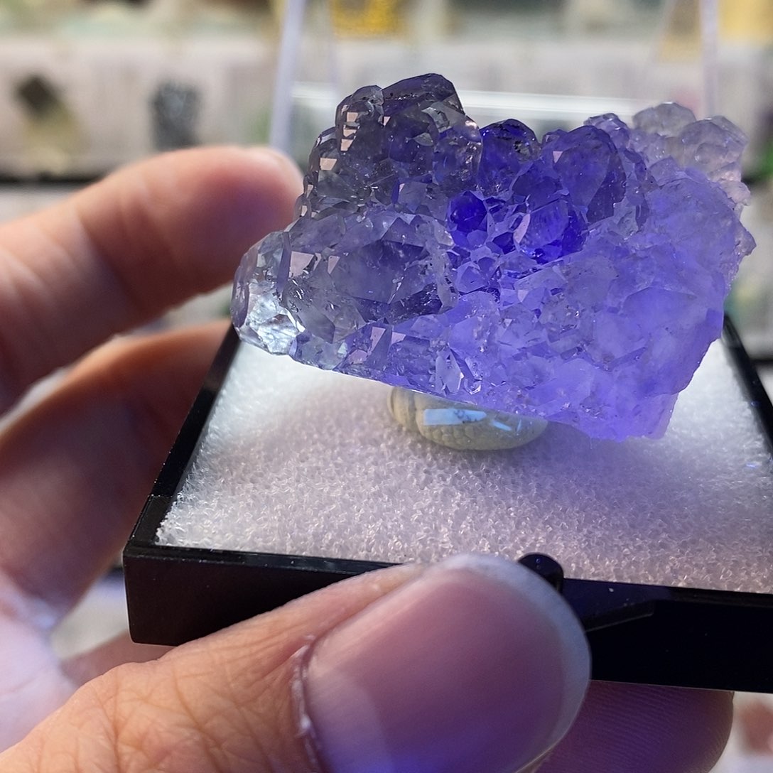 紫砂溶蚀面蓝心莹石