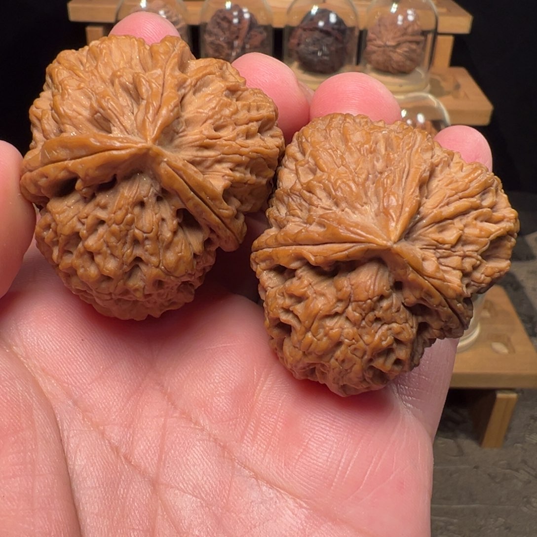 文玩核桃把件霹雳锤三棱42mm