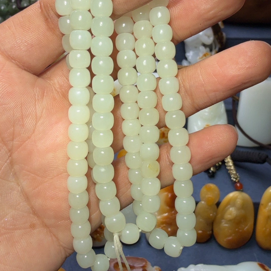 和田玉颈饰未镶嵌