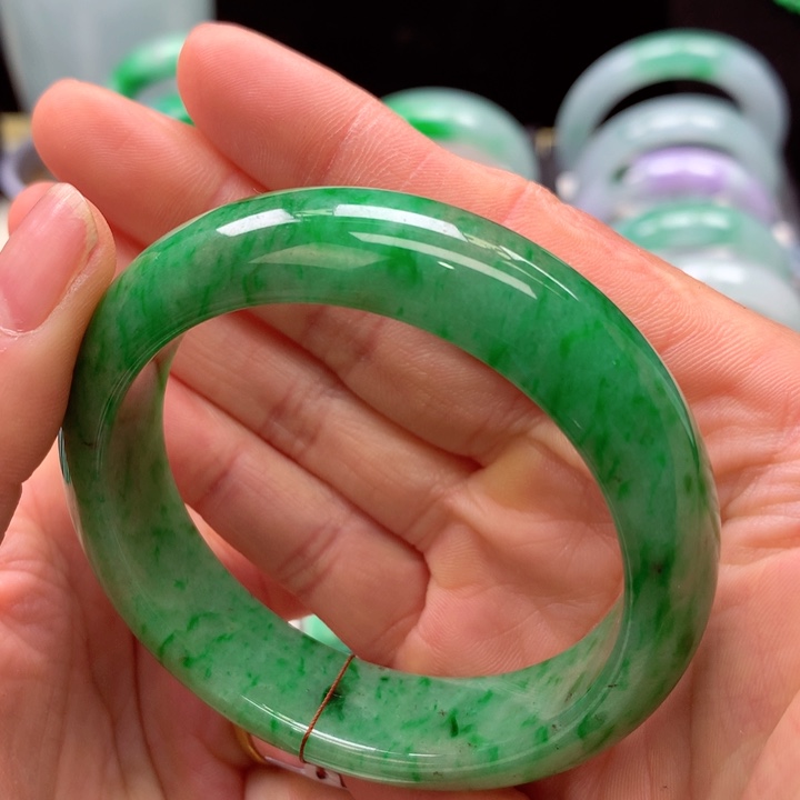 【闪购商品】翡翠手镯未镶嵌小**.天然翡翠手镯