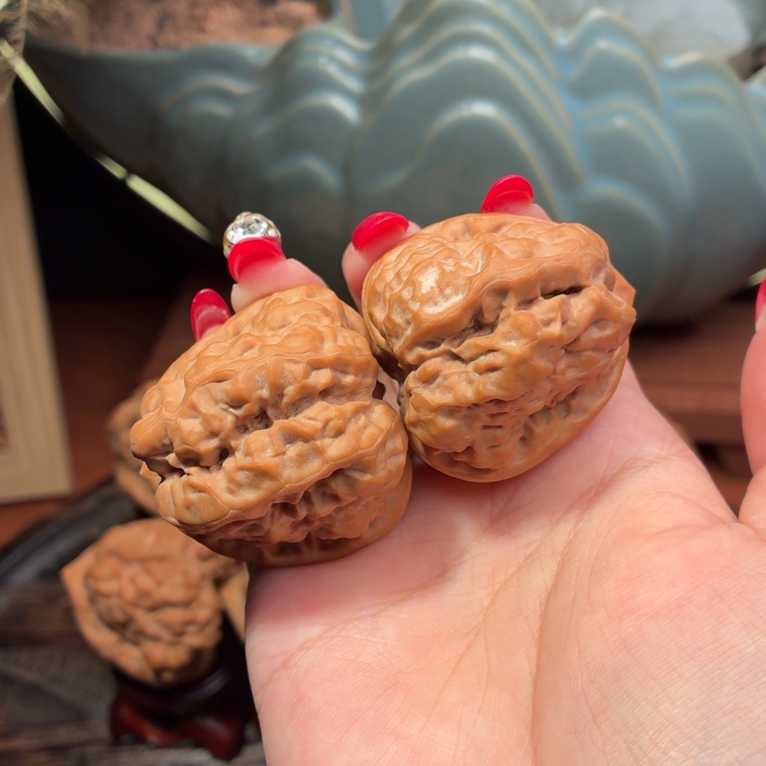 T***A文玩核桃吊坠38-44-37 四开背八腿蛙