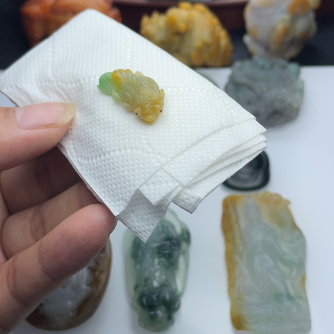 定制翡翠未镶嵌金鱼满唐