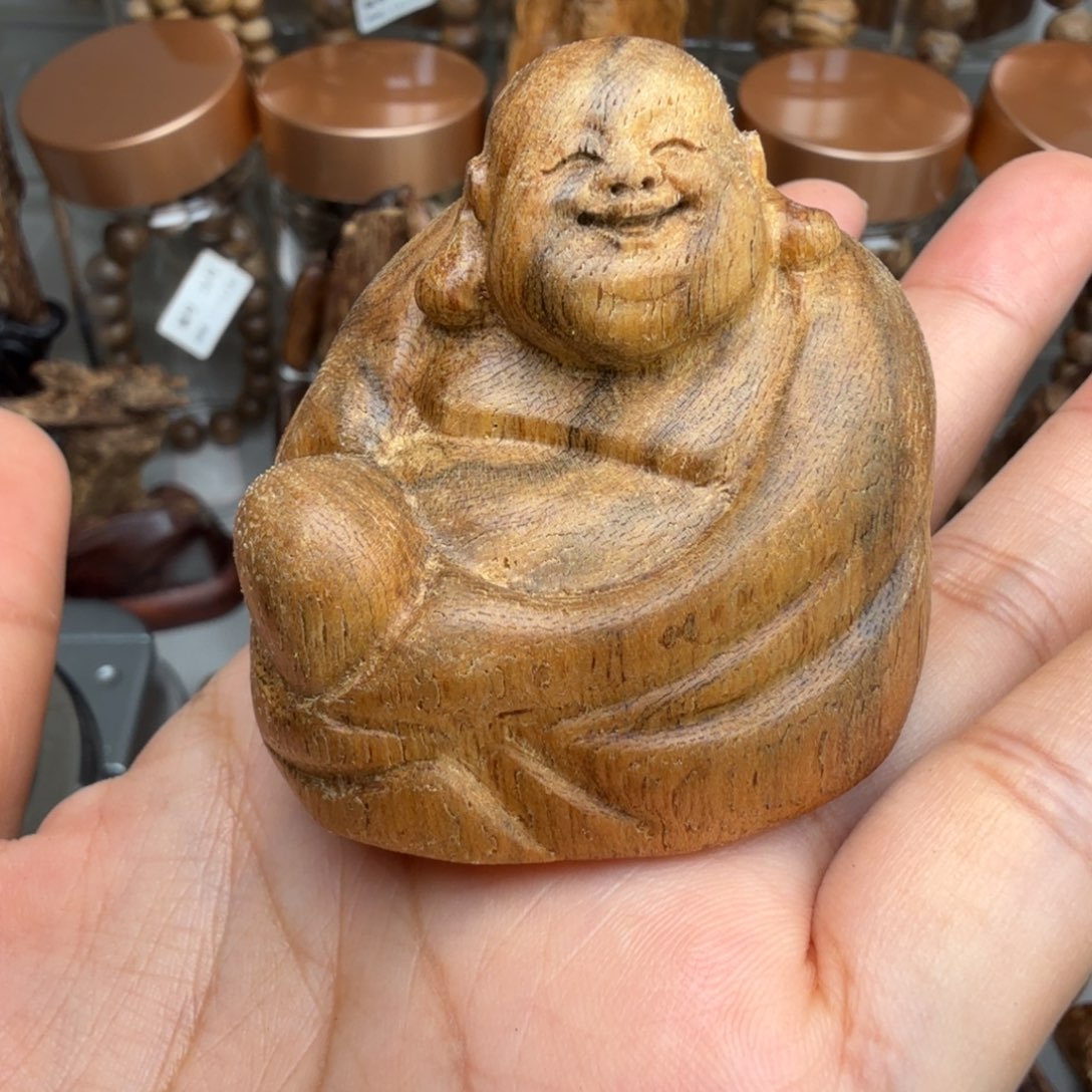 沉香沉香碎屑达拉干弥勒佛 19 克