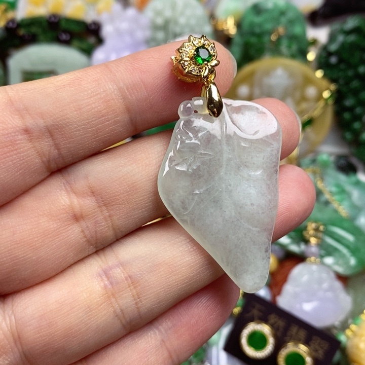吊坠(赠链)未镶嵌翡翠