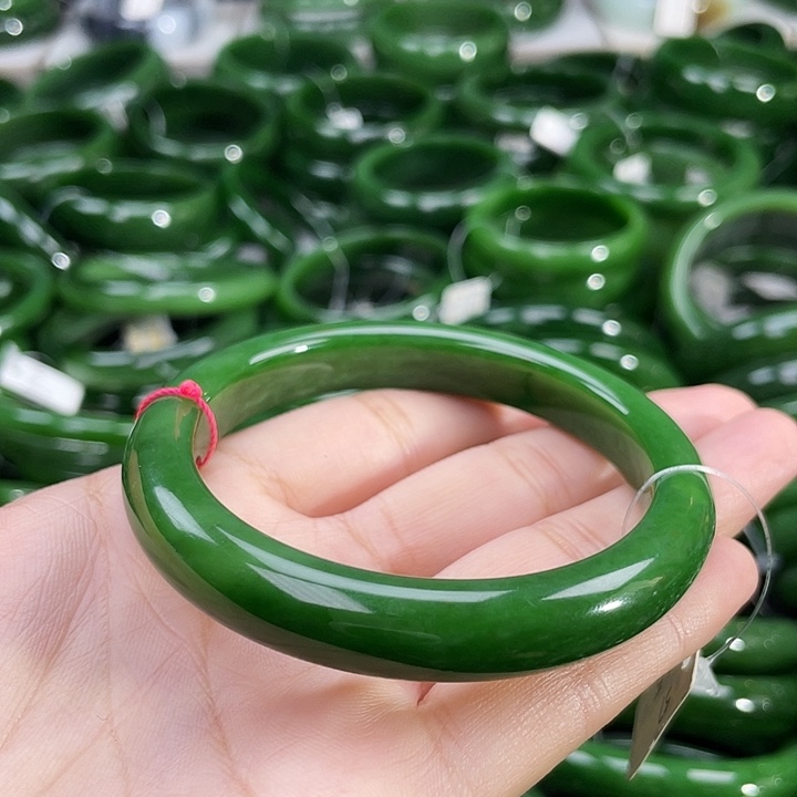 未镶嵌手镯和田玉（碧玉）