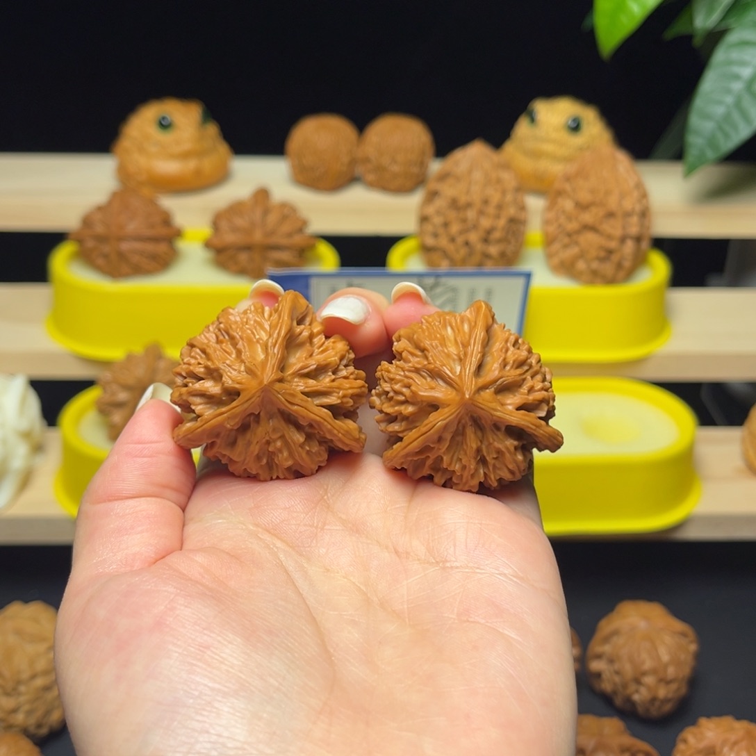 文玩核桃把件微修小花三棱38