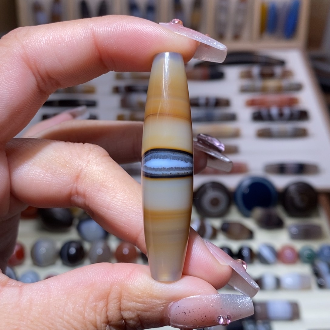 玛瑙/玉髓颈饰未镶嵌“****?