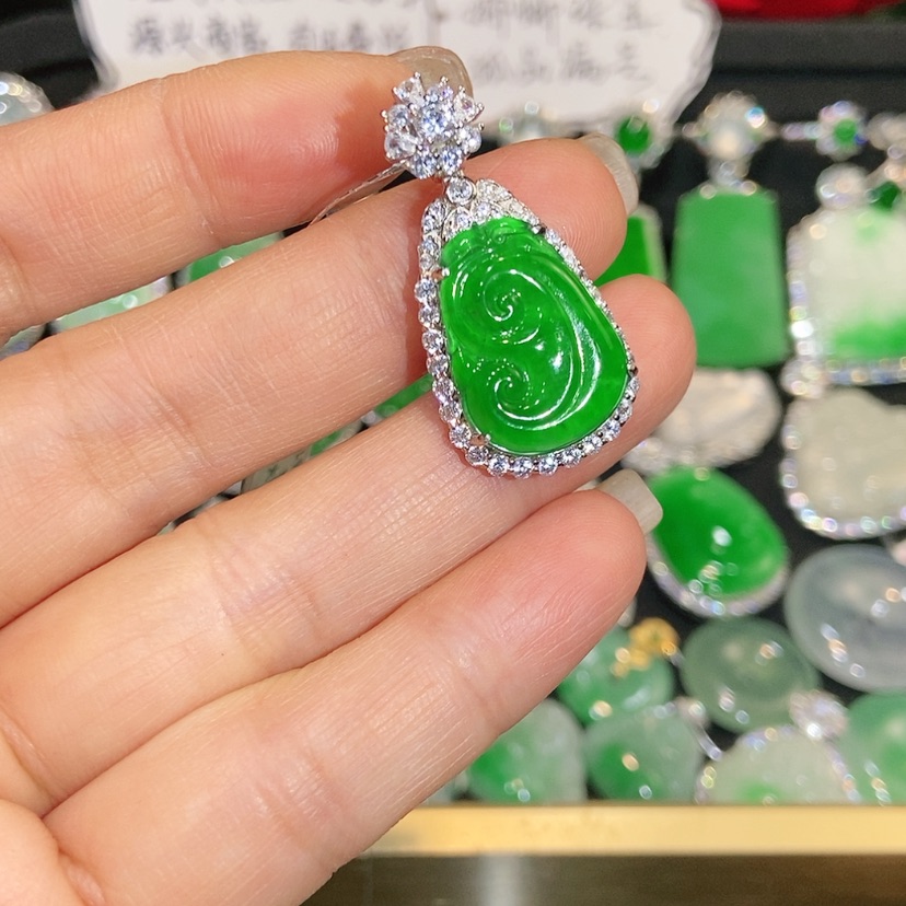【闪购商品】颈饰未镶嵌翡翠天然翡翠