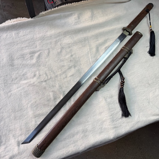 3457 龙泉昊天经典唐横刀花纹钢鸡翅木鞘未开刃