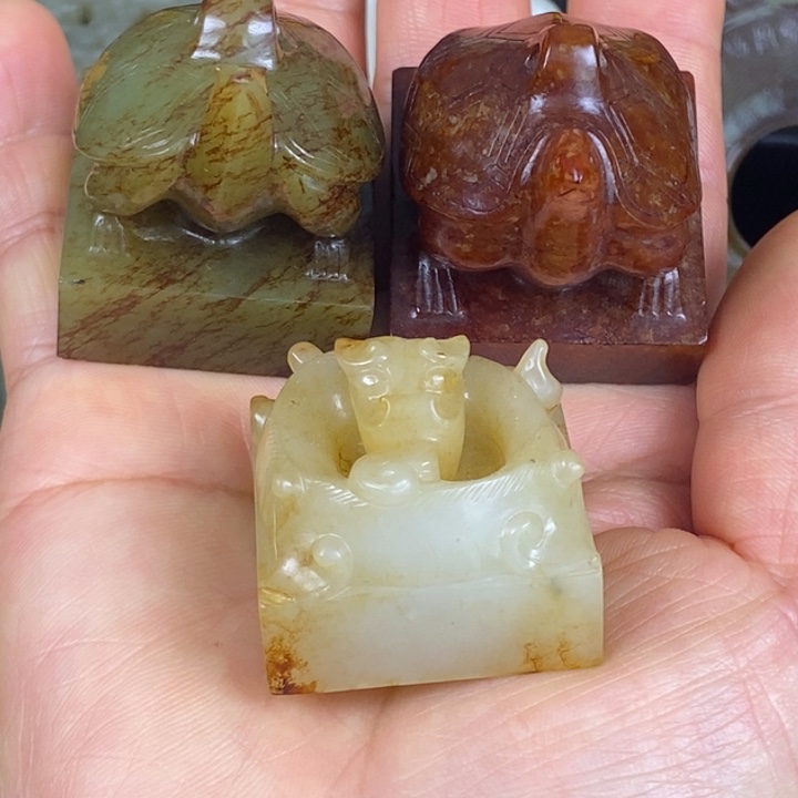 颈饰未镶嵌和田玉自**岁