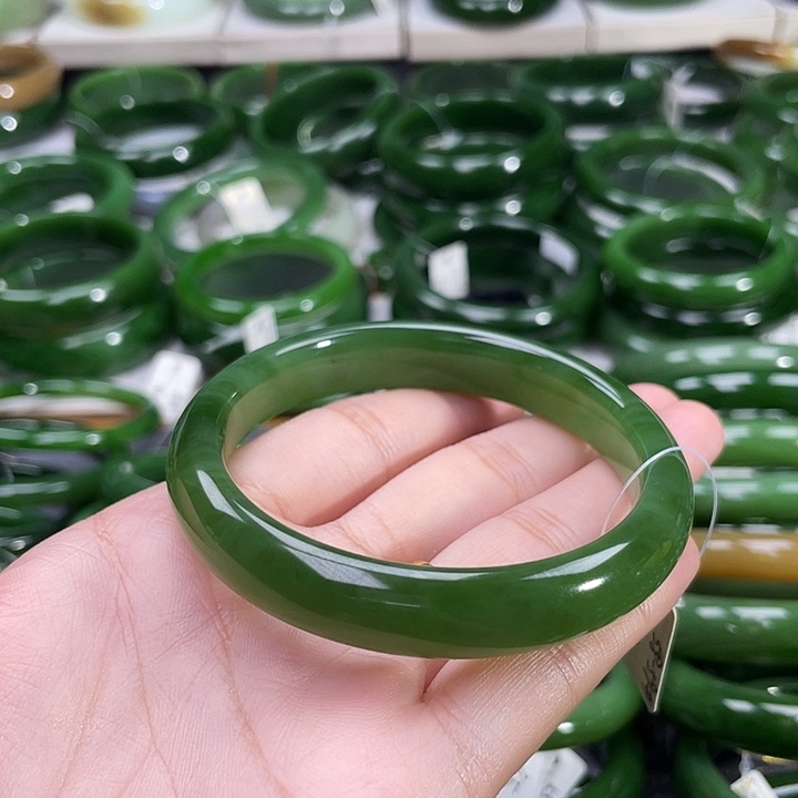 和田玉（碧玉）手镯未镶嵌