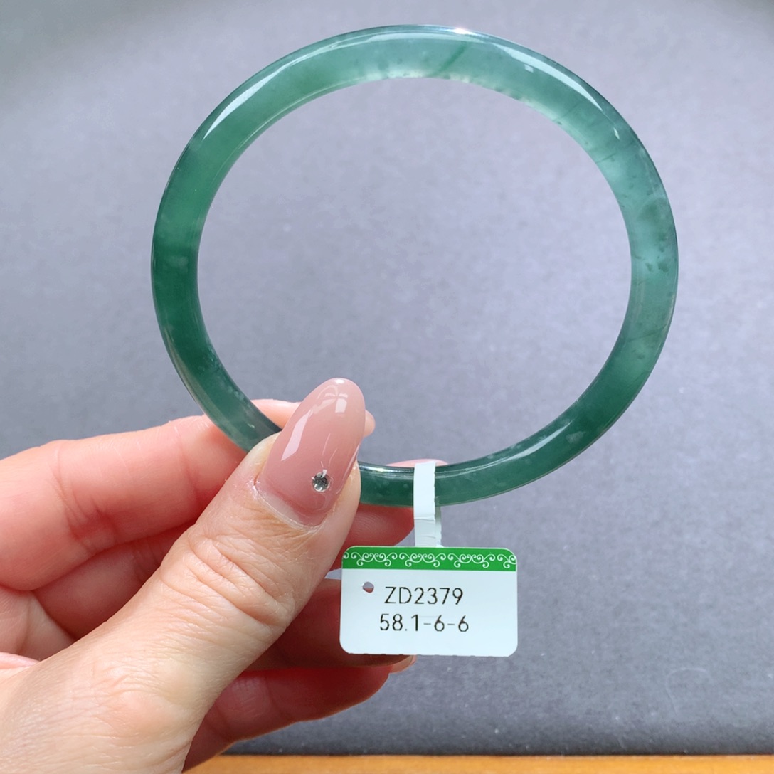 翡翠手镯未镶嵌天然翡翠手镯叮当镯